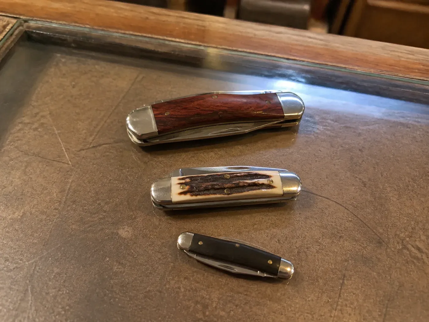 Traditional knives illustrative example 2