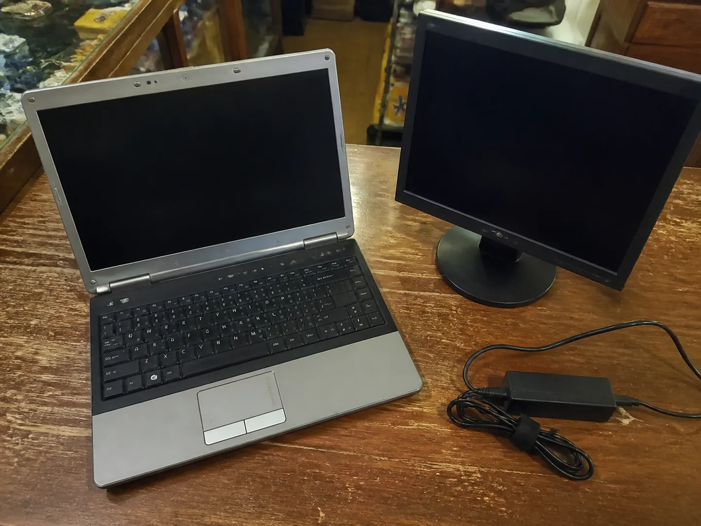 Illustrative example: laptop and display