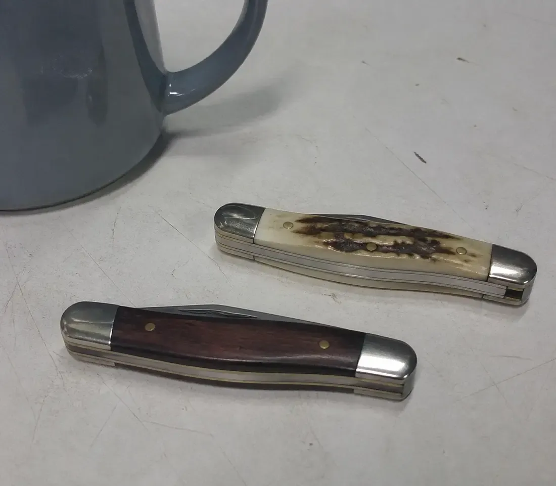Illustrative traditional knife example 2